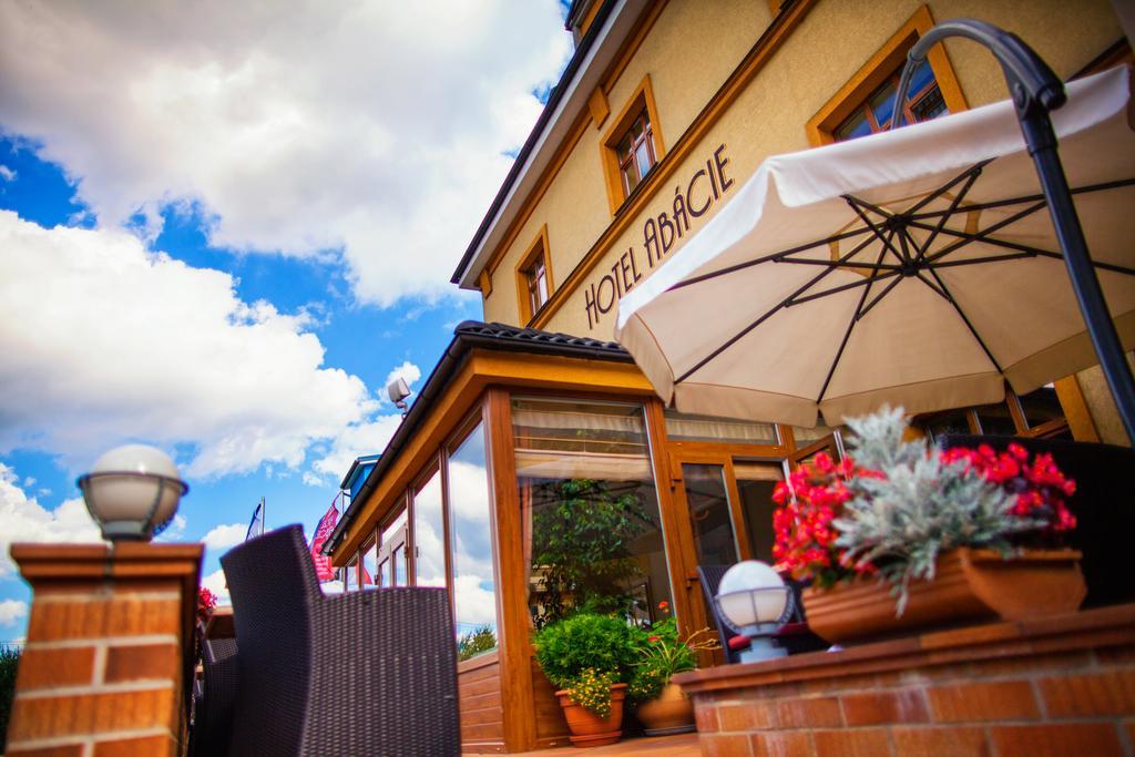 Hotel Abacie & Wellness Valasske Mezirici Exterior photo